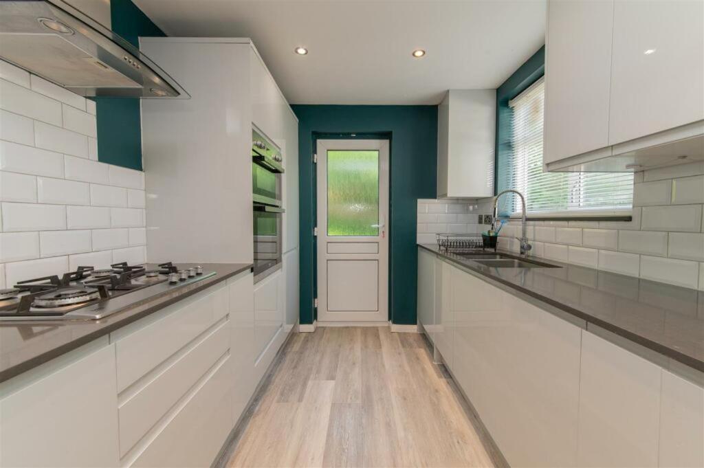 Vibrant & Stylish Mill Hill East Pad * Hendon